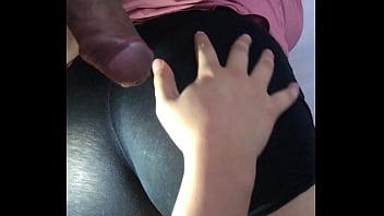 Amiga me visita a escondidas de su novio mientras el trabaja