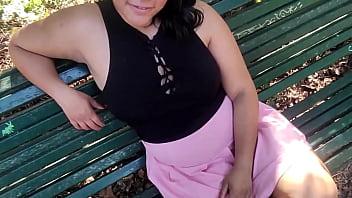 Chica estudiante acepta tener sexo por dinero con un desconocido