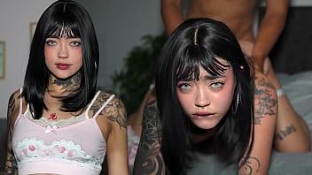 Chica gótica mexicana recibe terapia sexual