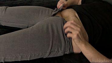 Chubbykaot bordes en los jeans de la esposa
