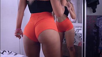 Compré unos pantalones cortos nuevos cuál es el más lindo