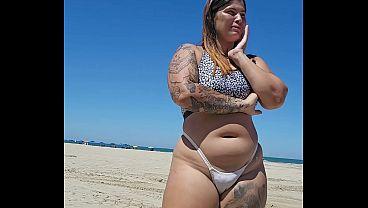 Dejé a ese tipo con una erección en la playa&semi solo imaginarme dentro de él me mojaba