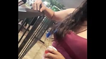 Después de la fiesta jovencita pillada en la calle el no pudo aguantar ni 5 minutos cuando ella abrió las piernas en la calle
