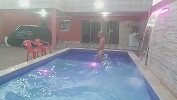Eitaaa no creo baño en la piscina pjtx casa