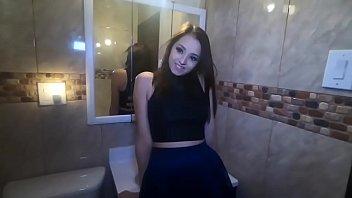Encuentran a novia cojiendo de infiel en fiesta de amigos