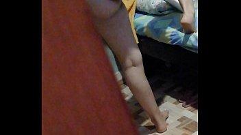 Espio a la madre de mi mejor amigo y me dice que quiere sexo
