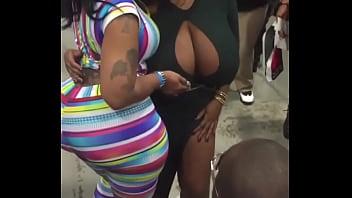 Expo franca de grandes tetas