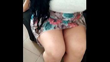 La casa está sola y mi primo me mete su verga