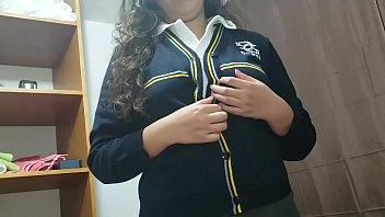 Las estudiantes de hoy se cogen a sus maestros para pasar de año