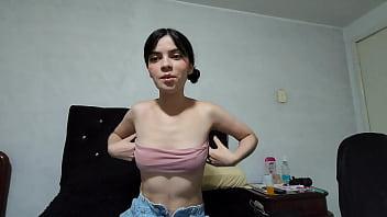Laura se cuela en el mejor amigo de su marido y este la llena de semen en su deliciosa vagina rosada