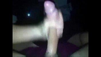 Linda puta francesa hace garganta profunda y arcadas