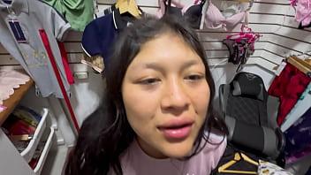 Me folle a vendedora de calzones del mercado en el centro de lima