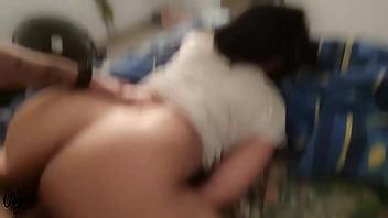 Mi como me cojo a mi vecina veneca en la cama de sus padres