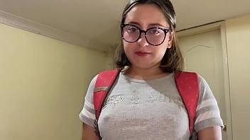 Mi compañero de clase accidentalmente se corre dentro de mí