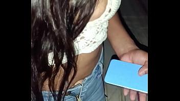 Mi cuñada se calienta despues de b y permite correrme dentro por un celular después de la fiesta
