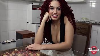 Mi novia rompió conmigo mi hermanastra me consoló con una buena mamada