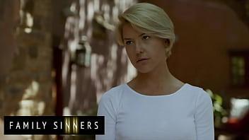 Milf rubia caliente kit mercer se folla a su hijastro van wylde