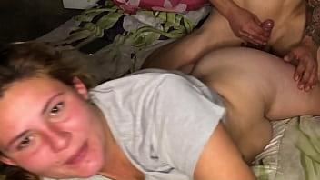 No amor me duele quise hacerle sexo anal pero llora y le duele