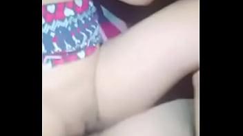 No padrastro no le digas a nadie que saque malas calificaciones yo me dejaré que me metas las polla las veces que quieras en mi estrecho coño y sin condón solo no me embaraze sexo casero real amateur de padrastro e hijastra