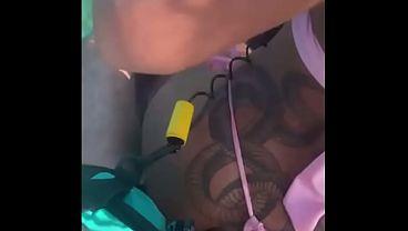 Novia brasileña cachonda traiciona a su marido en su luna de miel acostándose con el musculoso entrenador de motos acuáticas de gran pene mientras su marido está fuera