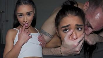 Orgasmo con los ojos en vuelta