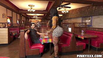 Pasteles victoria y alex jones big hooters
