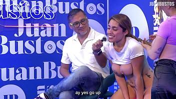 Pau rojas disfruta de la máquina sexual y de las enormes tetas de dani ortiz carretera juan bustos