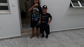 Pitoco llegó con la nínfula y quiere poner la plancha