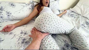 Siempre quise follarme a mi hijastra ahora tengo una oportunidad