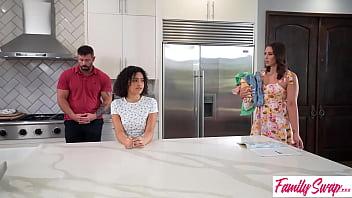 Sus bragas están en el suelo qué estaban haciendo mandy waters le pregunta a dani díaz -t6e9