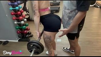 Tuve sexo con la rubia más sexy del gimnasio
