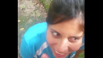 Una buena mamada al amigo de mi novio por primera vez