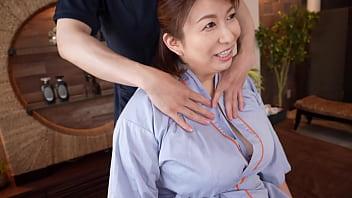 Yukari orihara una tetona clínica manipuladora de corridas vaginales que vuelve loca a una tía con un exquisito toque de masaje en las mamas